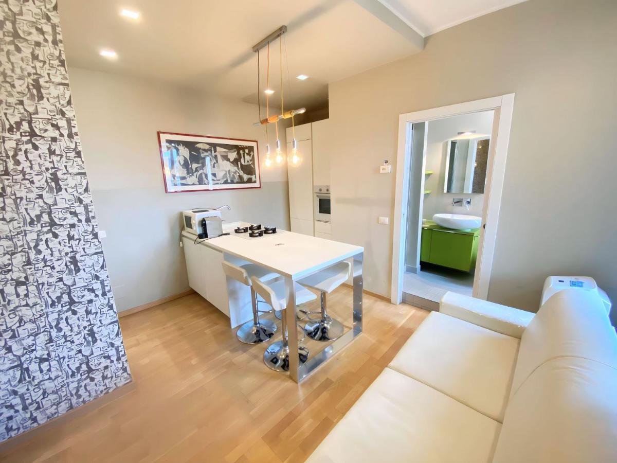 Viale Umbria Colorful And Cosy Studio Apartment Milan Bagian luar foto