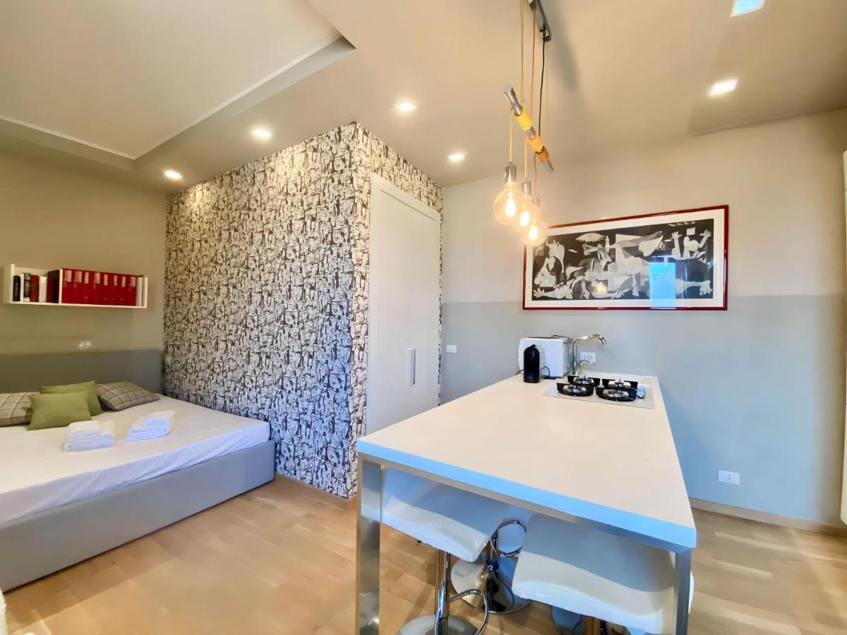 Viale Umbria Colorful And Cosy Studio Apartment Milan Bagian luar foto